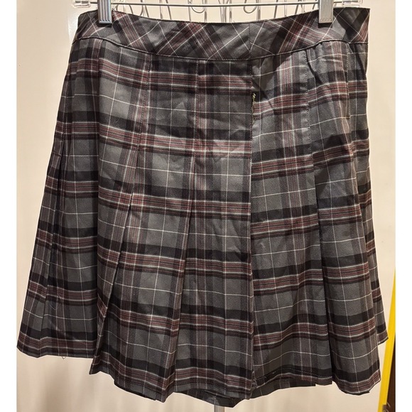 Beetlejuice Dresses & Skirts - Beetlejuice‎ Plaid Skirt Uniform Preppy Bugs Beetles Size XL Skort Pleated Goth